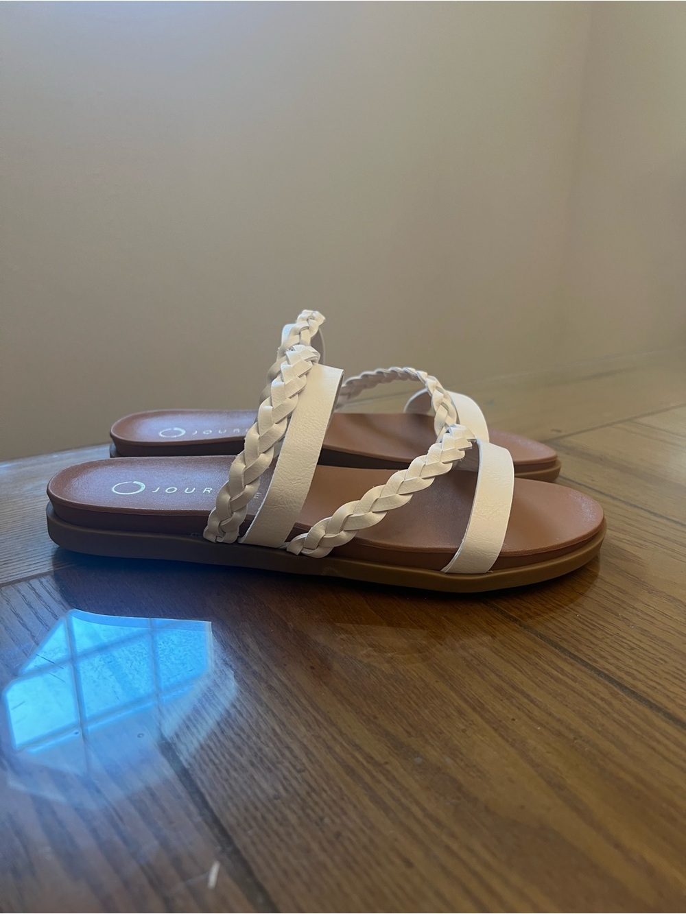 Women's Journee COLETTE SLIDE SANDALS IN FAUX LEATHER White Size 6.5